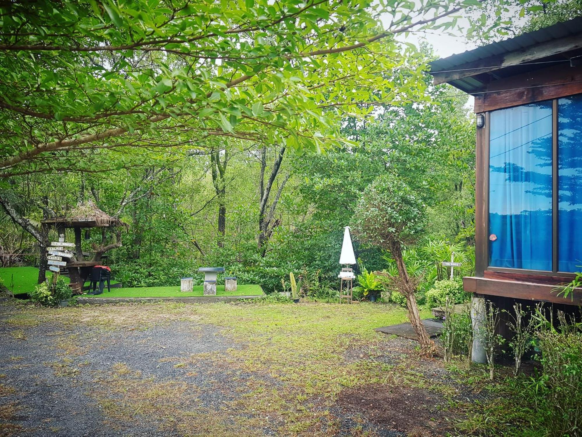 Calm At Bangphat Bor Saen Eksteriør bilde